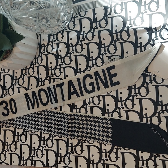 Dior Authentic 100% Silk Twilly with unbranded Beltbag and Chain - Picture 9 of 16